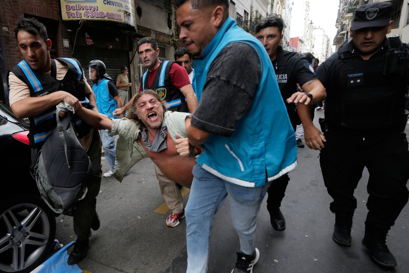 Milei takes on Argentina's unions, drawing protests as senators debate his labor overhaul | iNFOnews.ca Milei takes on Argentina's unions, drawing protests as senators debate his labor overhaul | iNFOnews.ca