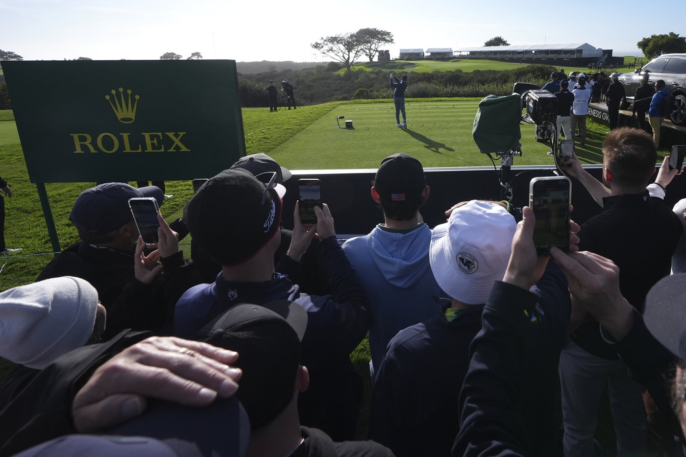 Davis Thompson leads by 1 over Scottie Scheffler with Rory McIlroy lurking at Torrey Pines | iNFOnews.ca Davis Thompson leads by 1 over Scottie Scheffler with Rory McIlroy lurking at Torrey Pines | iNFOnews.ca