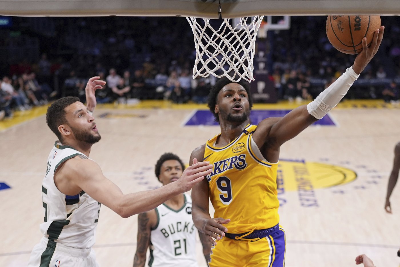Bronny James sets new highs in depleted Lakers' loss to Bucks | iNFOnews.ca