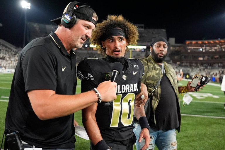 Julian Lewis becomes 1st Colorado quarterback with 4 TD passes in an opening half versus Weber State | iNFOnews.ca