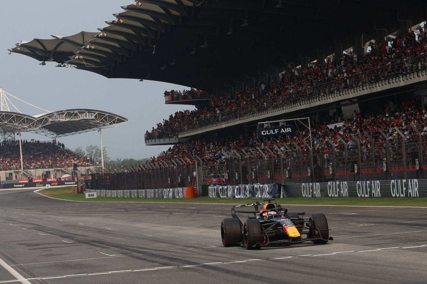 Verstappen beats Antonelli to win F1's Bahrain GP in Malaysia as Russell retires | iNFOnews.ca Verstappen beats Antonelli to win F1's Bahrain GP in Malaysia as Russell retires | iNFOnews.ca