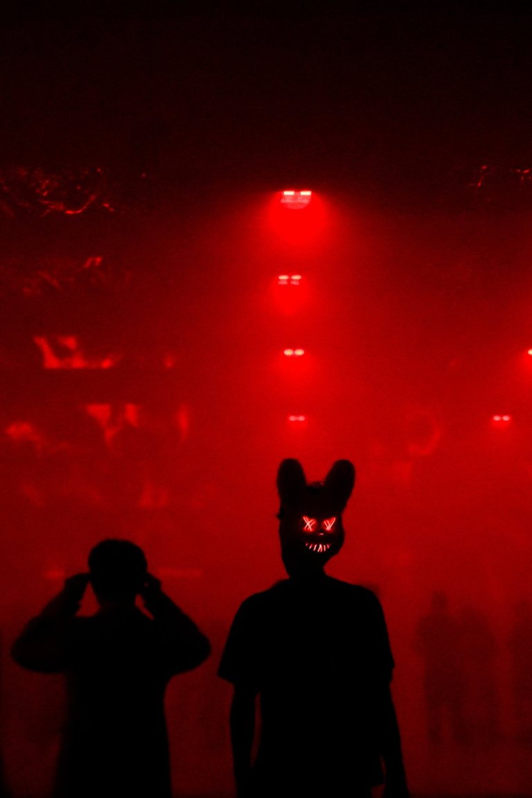 See the world in vertical: Top photos by AP's photojournalists | iNFOnews.ca