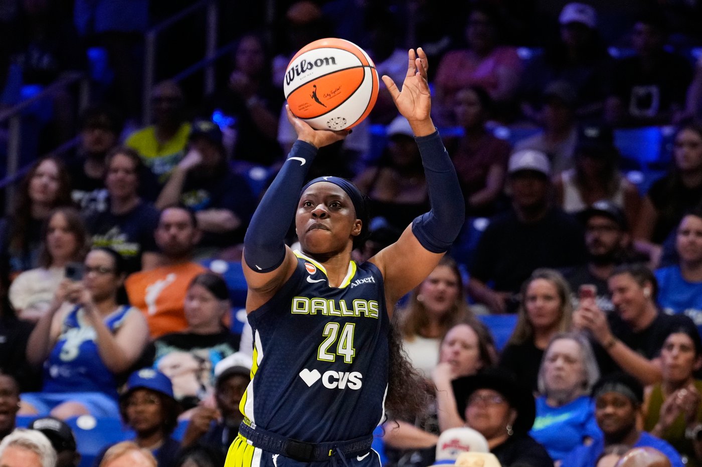 Paige Bueckers scores 22 points, all in 2nd half, as Wings hand Tempo 10th straight loss, 94-88 | iNFOnews.ca