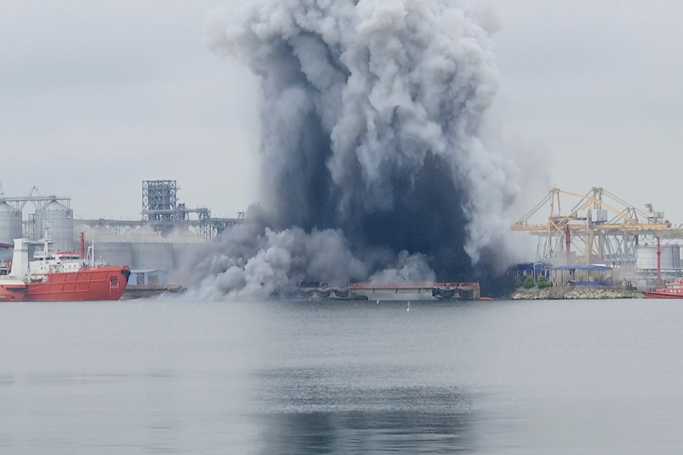 A Ukrainian maritime drone explodes at a Romanian Black Sea port. No injuries reported. | iNFOnews.ca