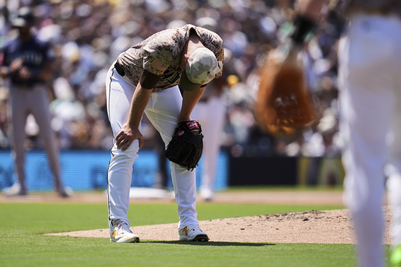 Even Flow: Arozarena and the Mariners beat the Padres 6-1 to sweep opening series of the Vedder Cup | iNFOnews.ca