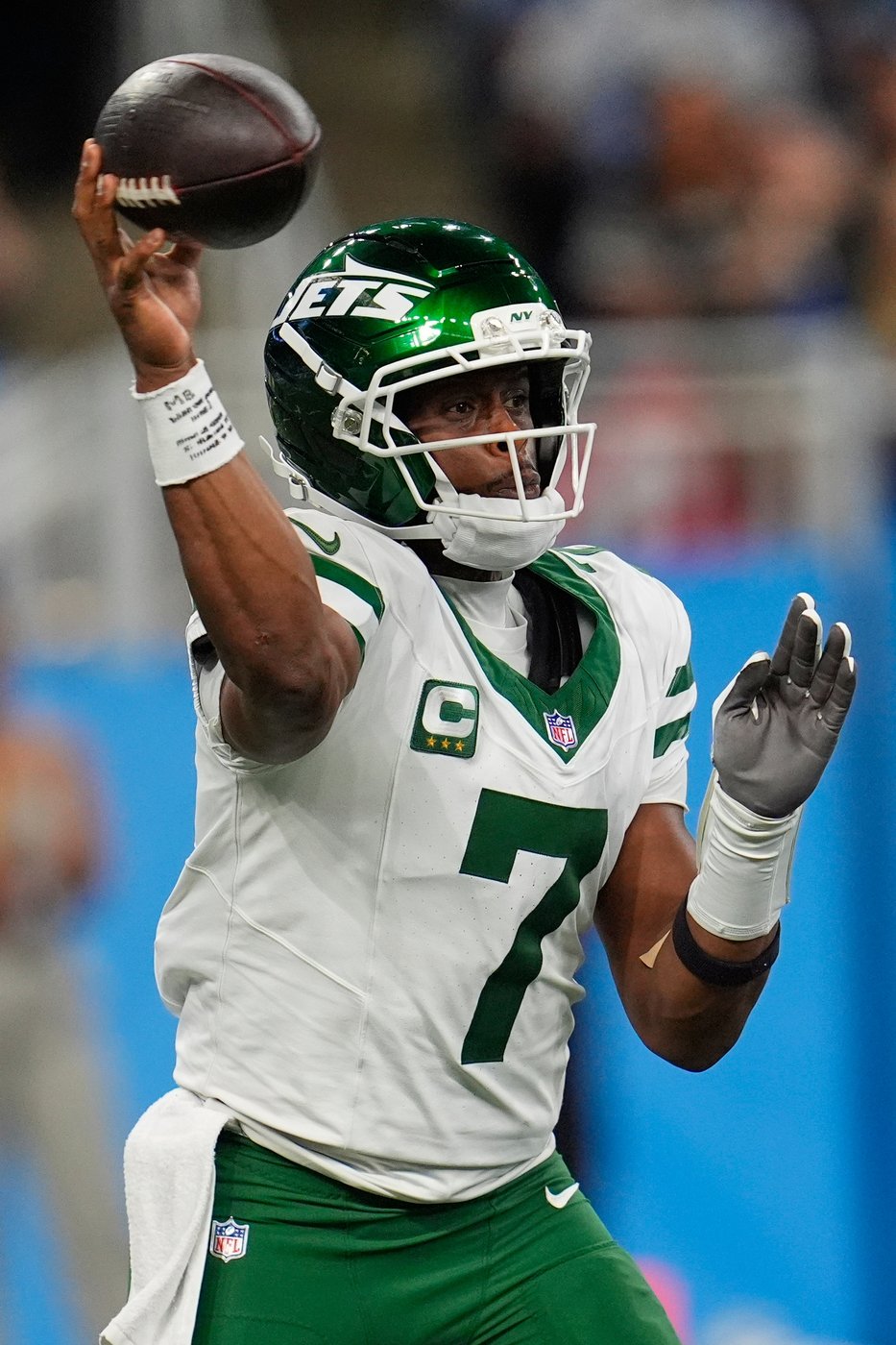 Improved Jets show some positives during 1-2 start, but now they need to close out games and win | iNFOnews.ca
