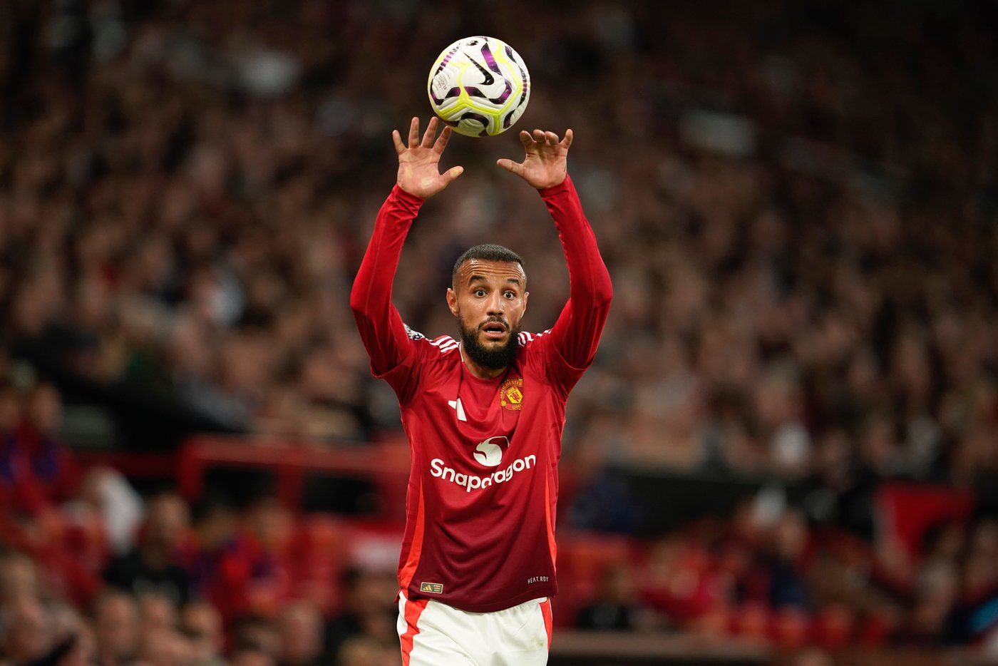 Rugby kickoffs, long throws and big No. 9s: How Premier League teams have gone back to basics | iNFOnews.ca