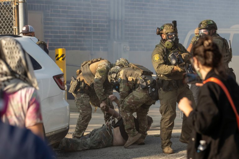 Chicago US attorney defends his meddling with grand jury process over immigration protest case | iNFOnews.ca