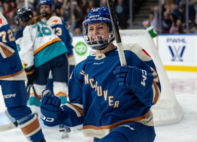 Boreen, Maschmeyer help Goldeneyes snap three-game skid with win over Sirens | iNFOnews.ca