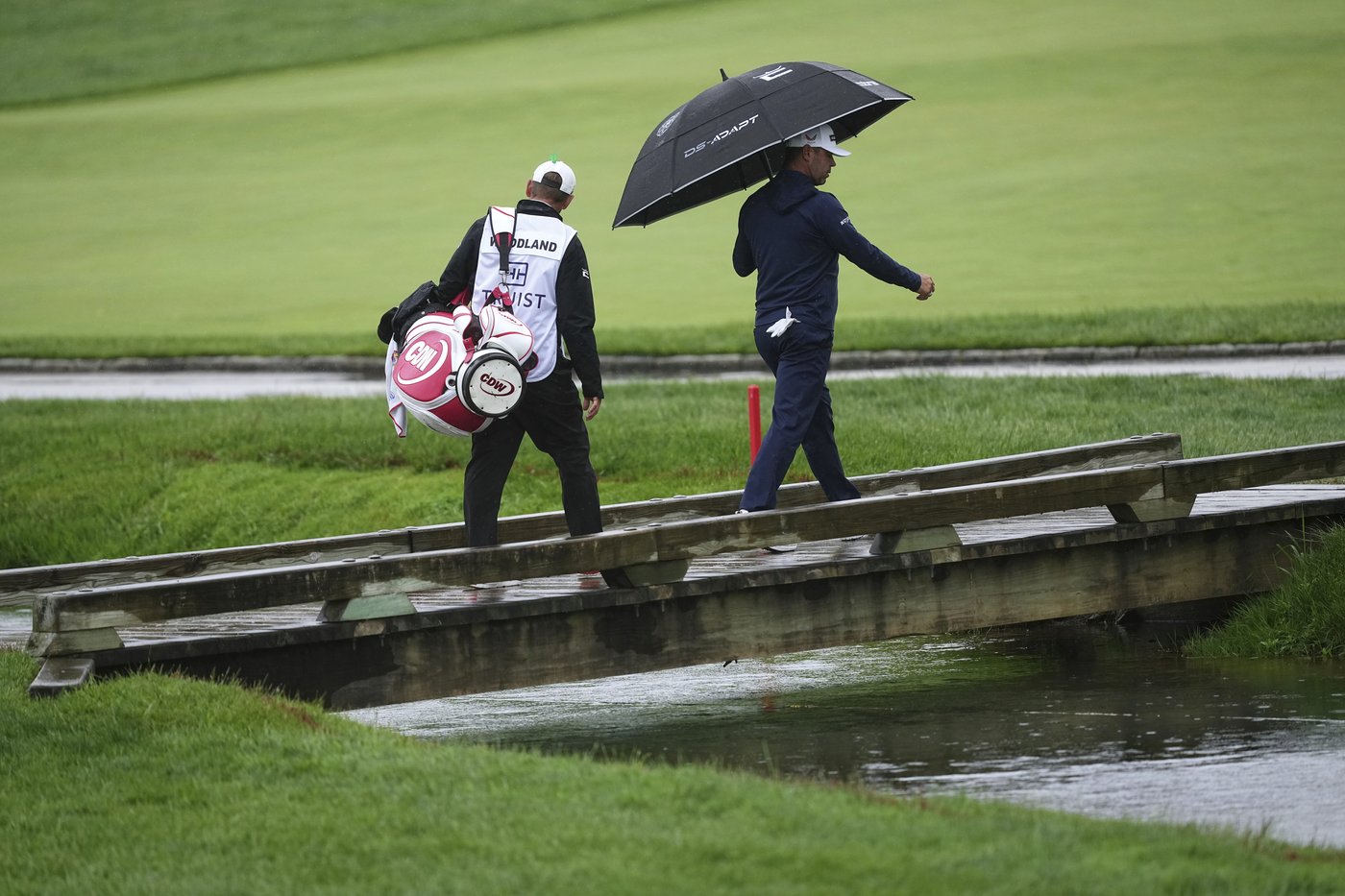 Mitchell shows staying power at soggy Truist with 2nd-round 67; McIlroy 5 strokes off the lead | iNFOnews.ca