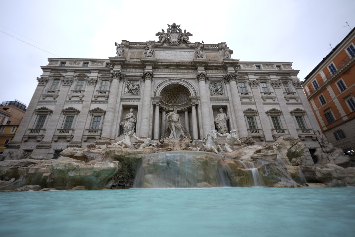 Rome's iconic Trevi Fountain reopens after renovation work in time for the Jubilee Holy Year | iNFOnews.ca Rome's iconic Trevi Fountain reopens after renovation work in time for the Jubilee Holy Year | iNFOnews.ca