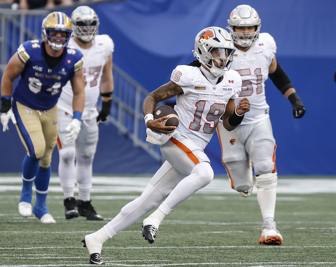 Zander Horvath's three touchdowns carry Lions to 35-19 win over Blue Bombers | iNFOnews.ca Zander Horvath's three touchdowns carry Lions to 35-19 win over Blue Bombers | iNFOnews.ca
