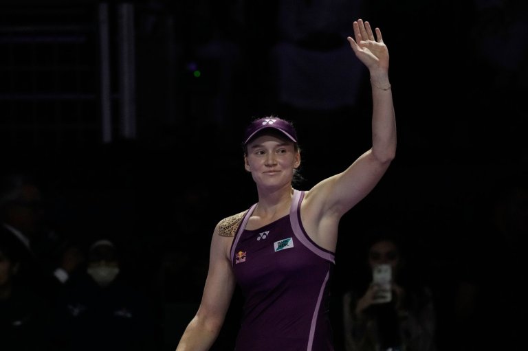 Rybakina beats No. 1-ranked Sabalenka to win WTA Finals | iNFOnews.ca