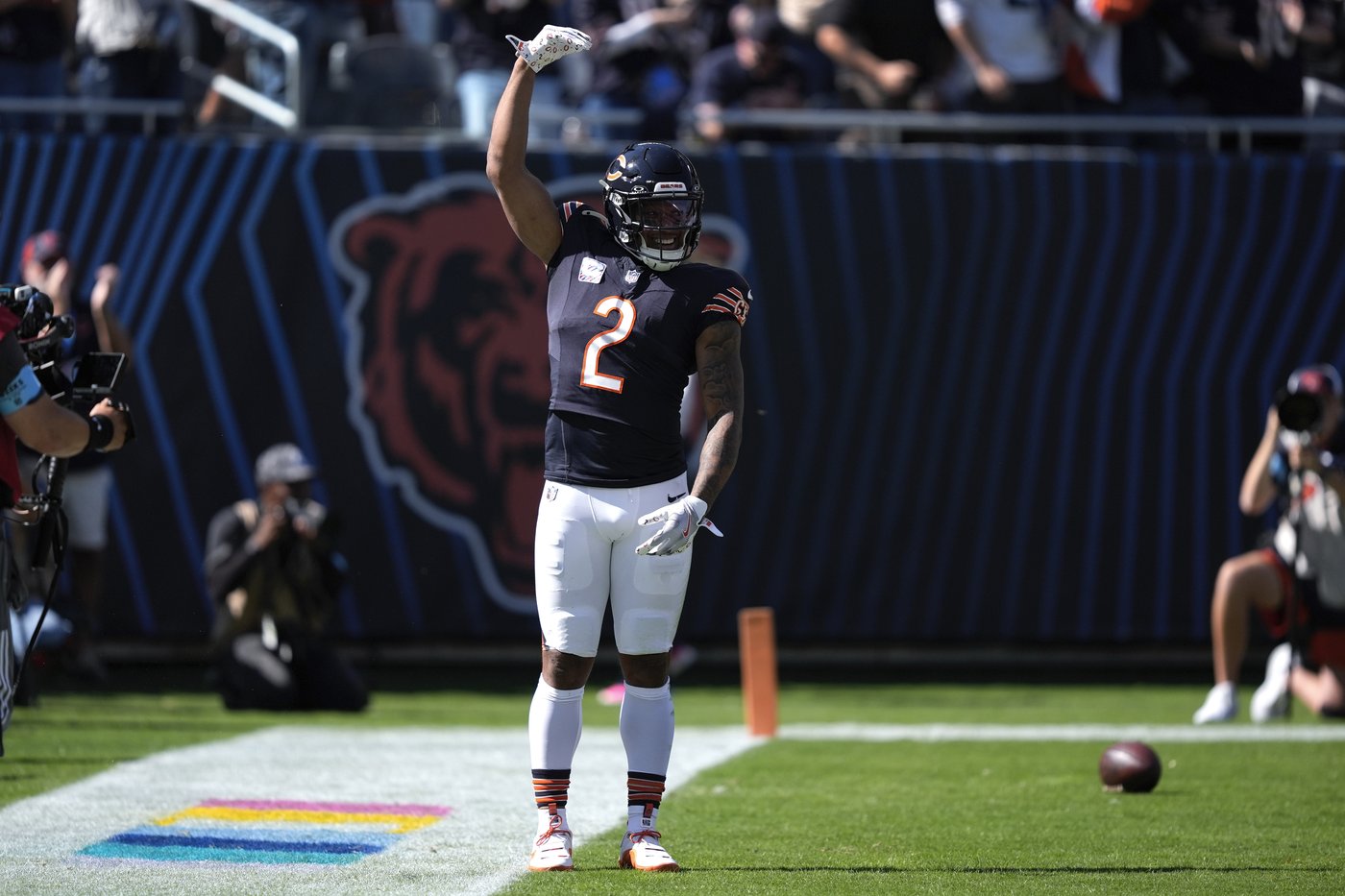 Bears appreciate 'bossy' QB Caleb Williams and get acclimated to London | iNFOnews.ca