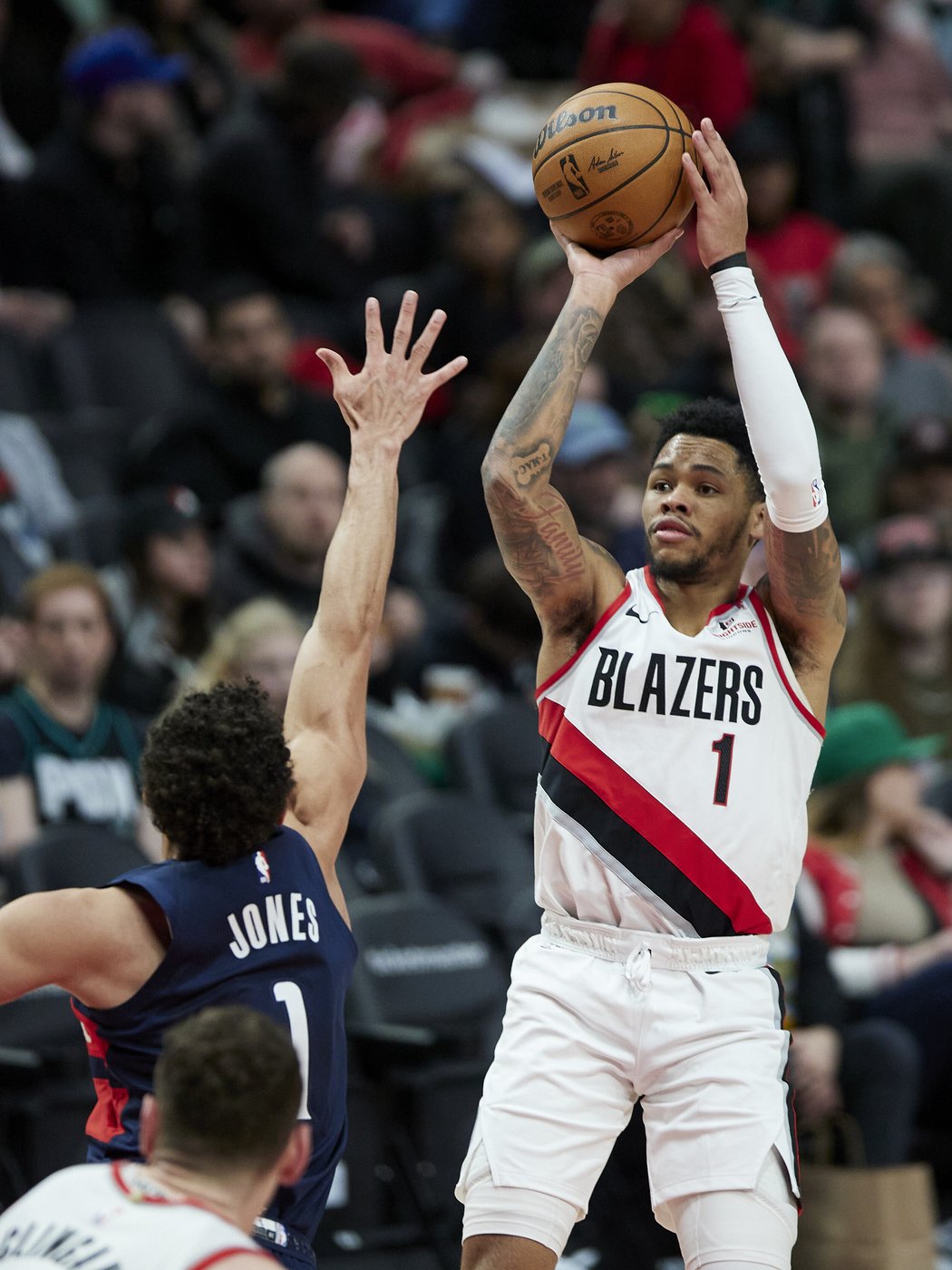 Simons scores 30 points as Trail Blazers beat last-place Wizards 112-97 | iNFOnews.ca