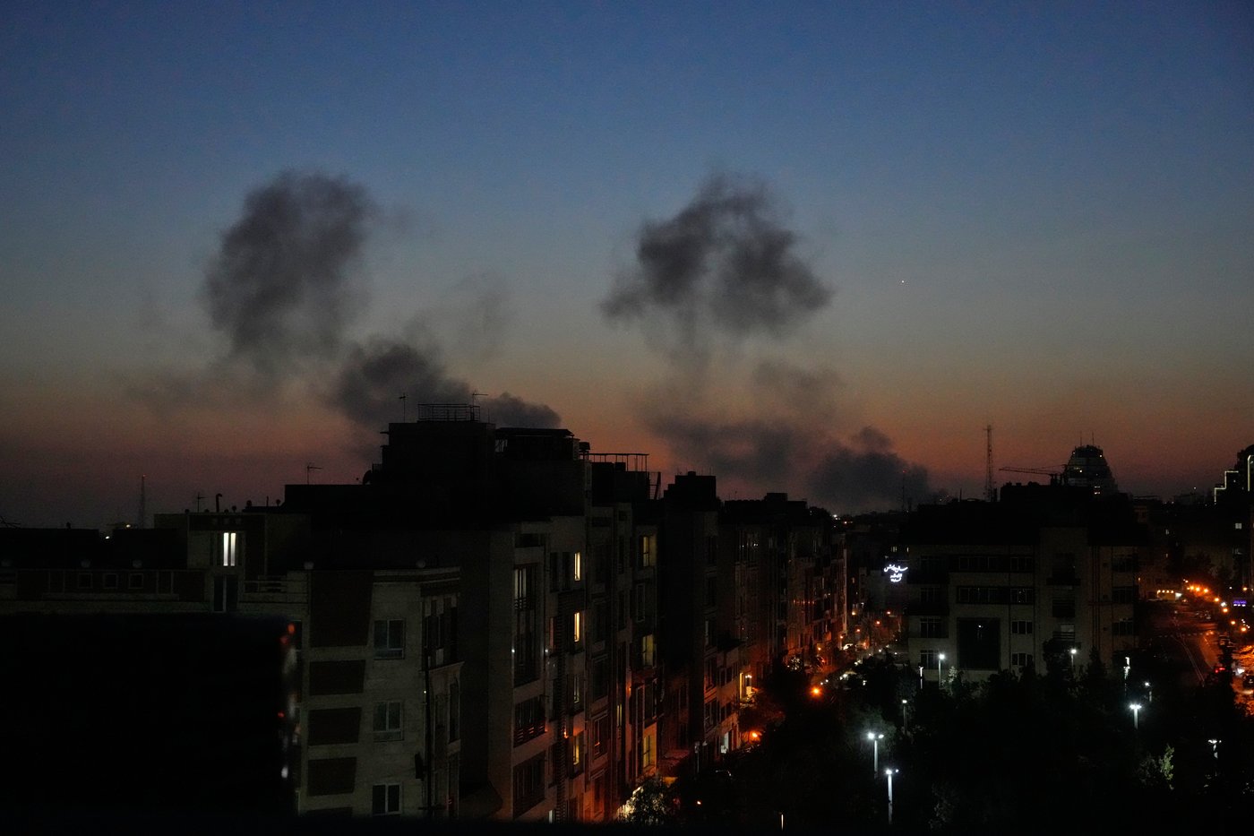 Photos show US-Israeli strikes and Iran's response | iNFOnews.ca