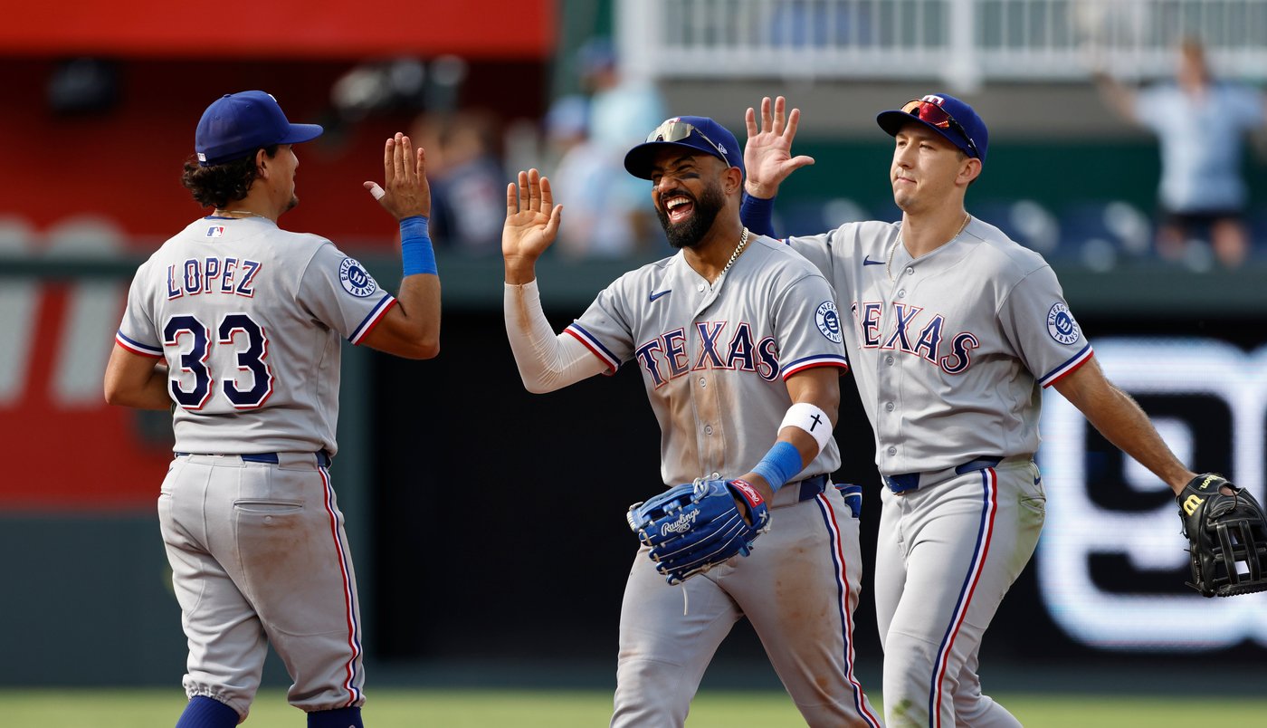 Seager homers as Rangers top Royals 4-2 to reach .500 for the first time since May 1 | iNFOnews.ca Seager homers as Rangers top Royals 4-2 to reach .500 for the first time since May 1 | iNFOnews.ca