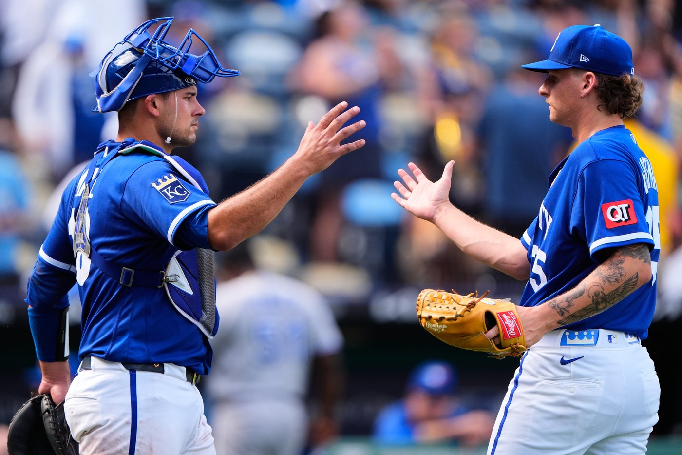 Pasquantino and Perez homer as Royals win 6-1 to knock Blue Jays out of playoff position | iNFOnews.ca