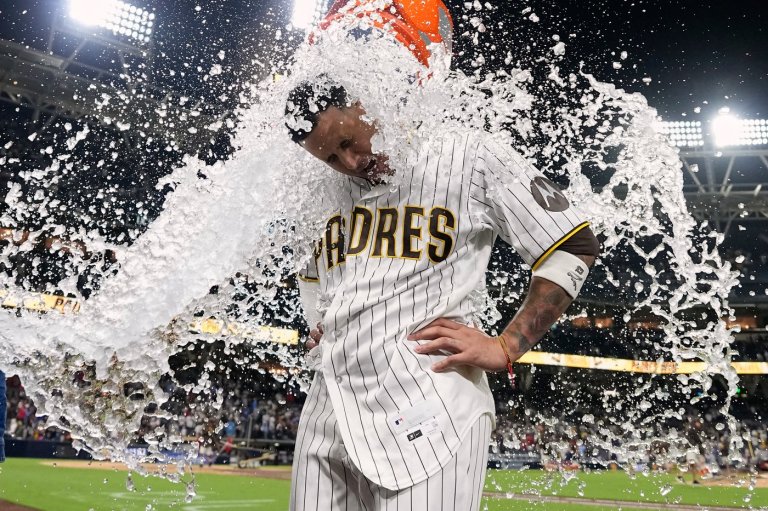 Machado hits a 10th-inning RBI single, lifting Padres past Braves 7-6 | iNFOnews.ca