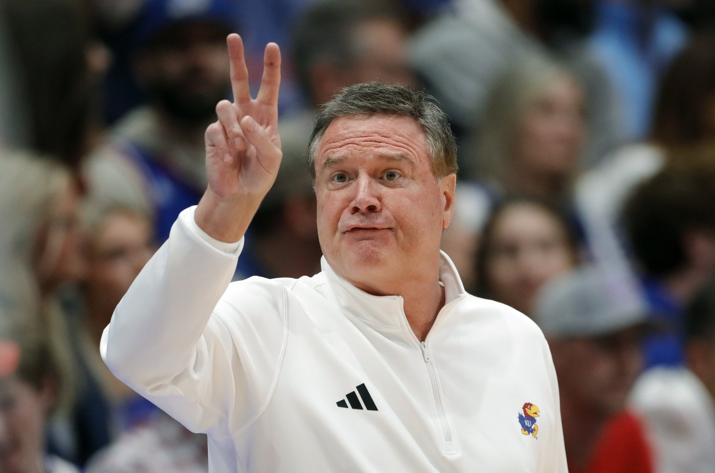 Kansas coach Bill Self reaches 800 wins. His big goal this season is a 3rd national title | iNFOnews.ca
