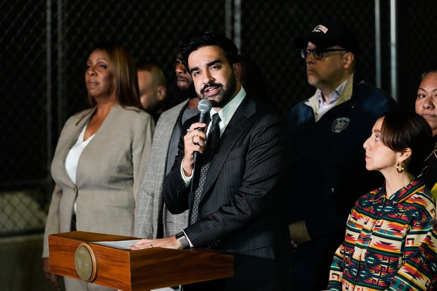 New York Democrats want parking lot owners to ban ICE from their properties | iNFOnews.ca