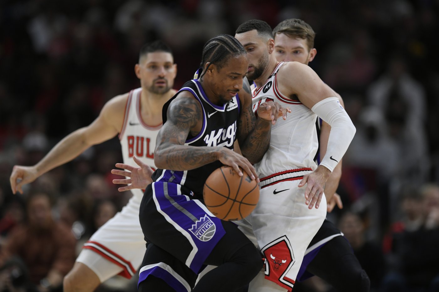 DeRozan makes triumphant return to Chicago as Kings beat Bulls | iNFOnews.ca