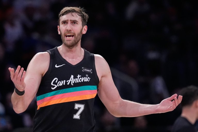 NBA player Luke Kornet calls on Hawks to cancel promotion with Magic City adult entertainment club | iNFOnews.ca