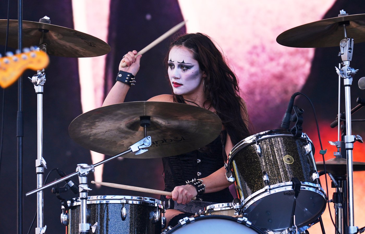 Daisy Chain Fields benefit festival rallies young fans for women’s well-being, in photos | iNFOnews.ca