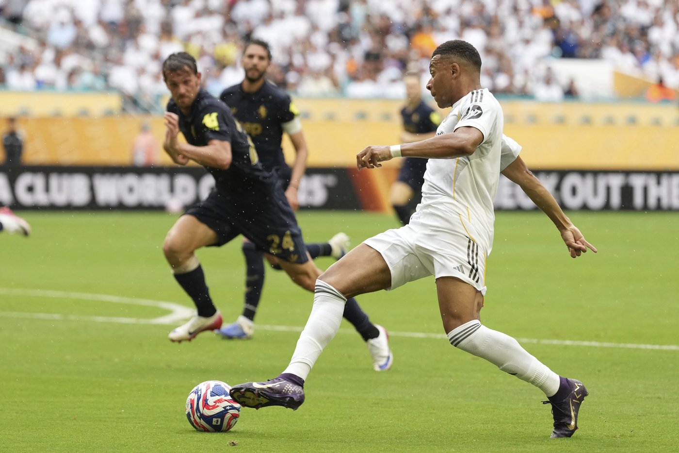 Gonzalo García's header powers Real Madrid past Juventus 1-0 and into Club World Cup quarterfinals | iNFOnews.ca Gonzalo García's header powers Real Madrid past Juventus 1-0 and into Club World Cup quarterfinals | iNFOnews.ca