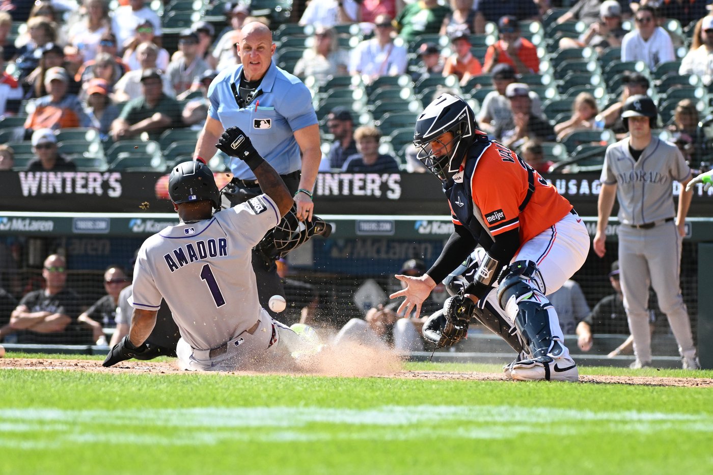Hao-Yu Lee doubles and triples in 7-run 8th as Tigers rally past Rockies 11-7 | iNFOnews.ca