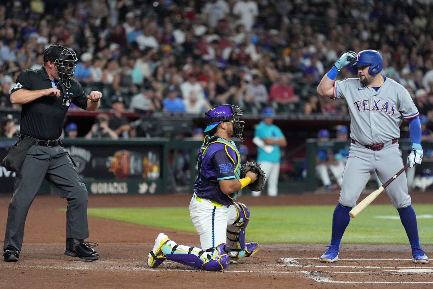 Ketel Marte has 3 RBIs to earn big cheers from Chase Field crowd, Diamondbacks beat Rangers 9-1 | iNFOnews.ca Ketel Marte has 3 RBIs to earn big cheers from Chase Field crowd, Diamondbacks beat Rangers 9-1 | iNFOnews.ca