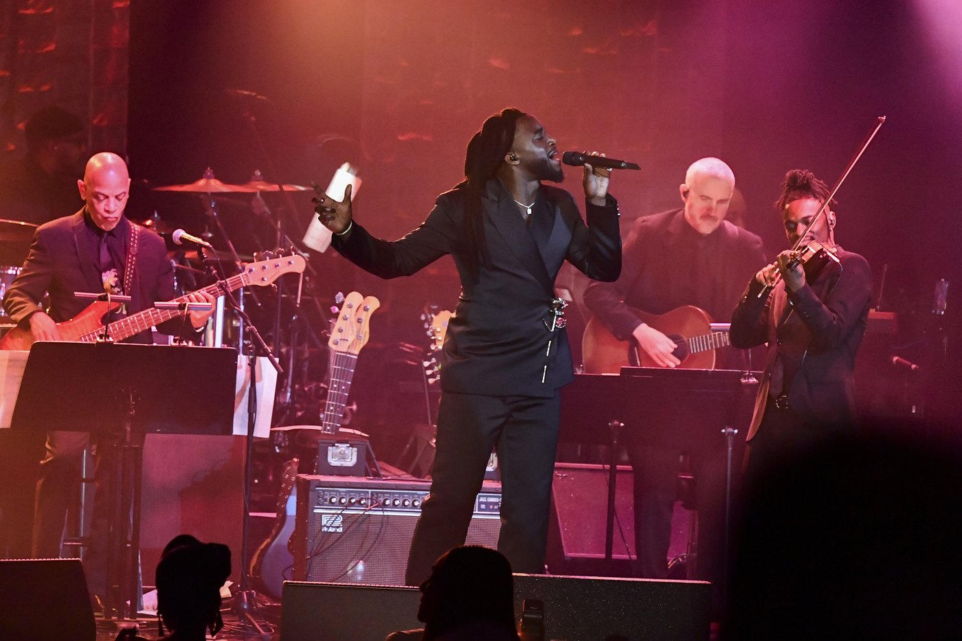 Fire relief, Quincy Jones tributes and new talent energize the 50th annual pre-Grammy benefit gala | iNFOnews.ca