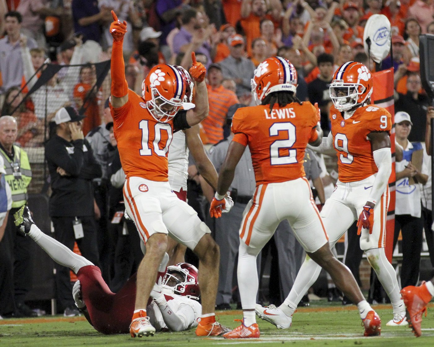 Defense for No. 15 Clemson not playing up to team's usual standards | iNFOnews.ca