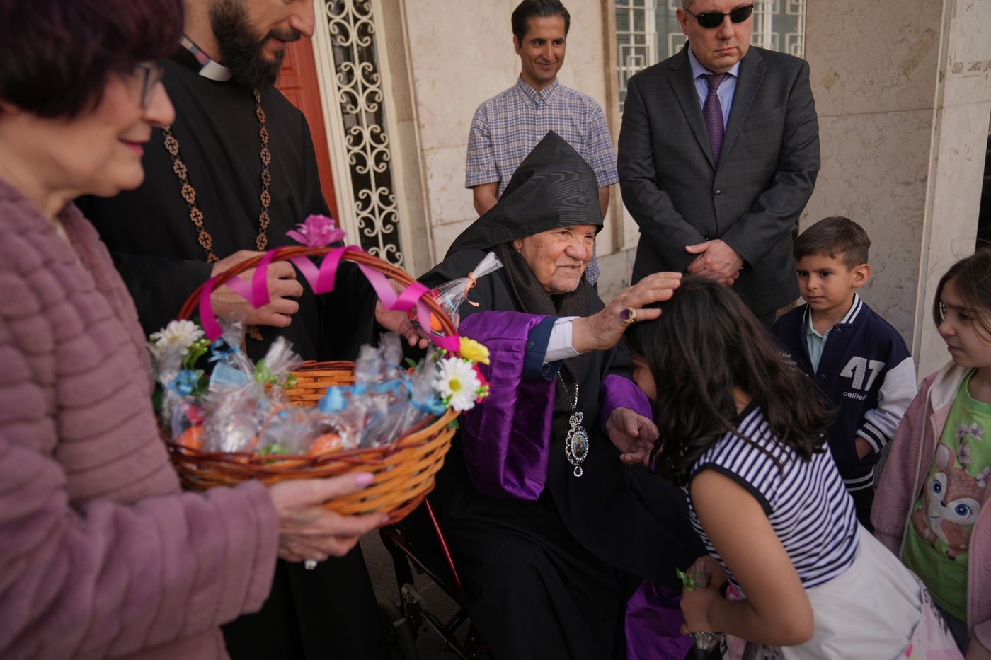 Photos show Christians celebrating Easter around the world | iNFOnews.ca
