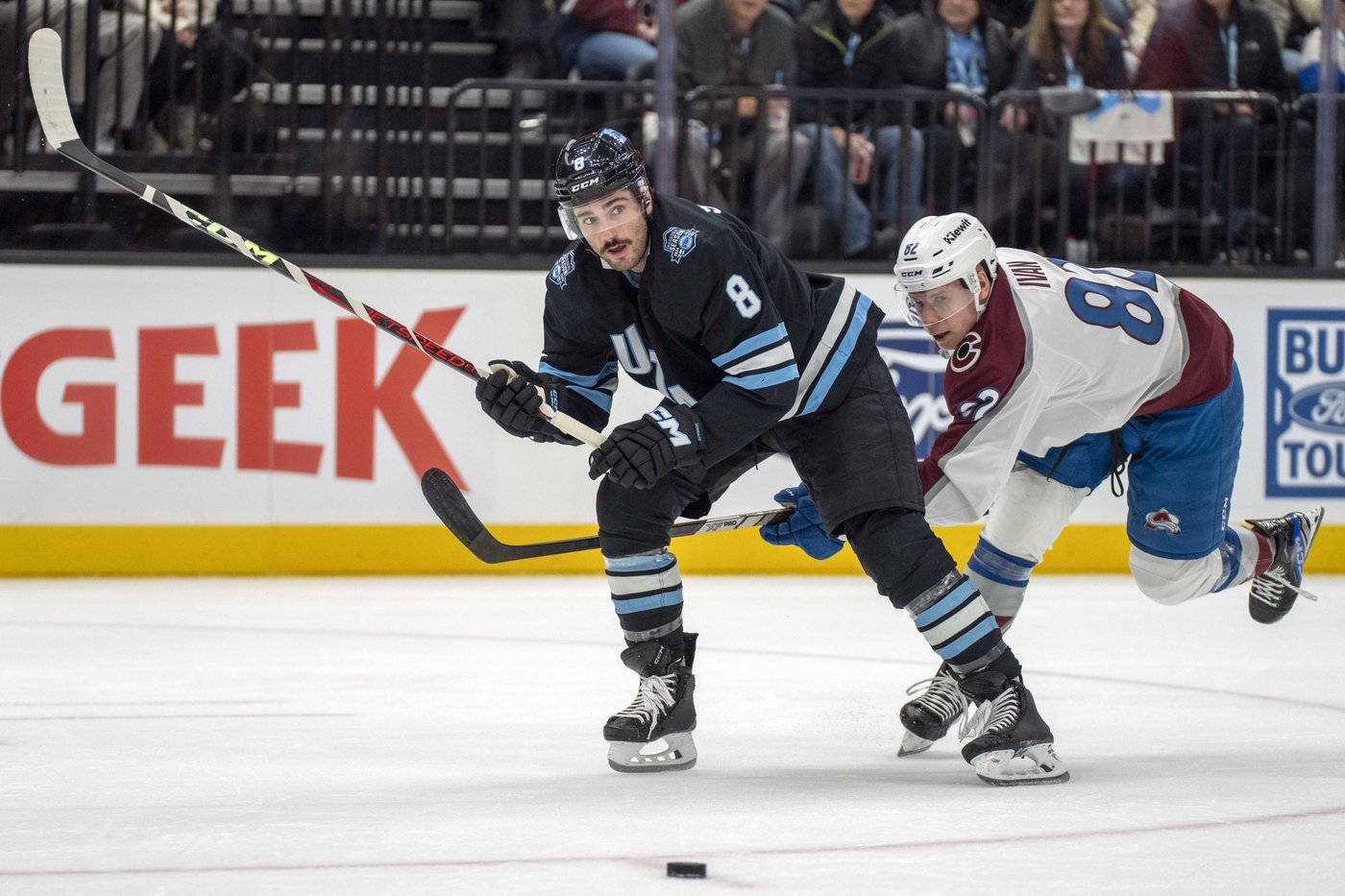 Lehkonen has hat trick, Blackwood stops 34 shots as Avalanche beat Utah 4-1 | iNFOnews.ca