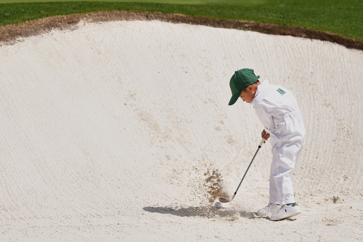 Jordan Spieth's 3-year-old son and 89-year-old Gary Player make memories at Masters Par 3 Contest | iNFOnews.ca