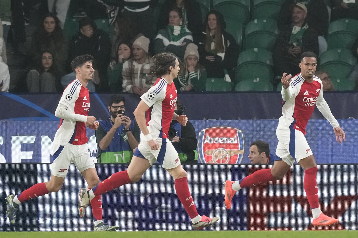 Gabriel mimics Gyokeres in cheeky goal celebration in Arsenal win over Sporting in Champions League | iNFOnews.ca Gabriel mimics Gyokeres in cheeky goal celebration in Arsenal win over Sporting in Champions League | iNFOnews.ca