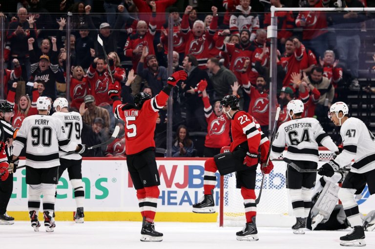 Brett Pesce scores go-ahead goal as Devils beat Kings 3-1 for 3rd straight win | iNFOnews.ca