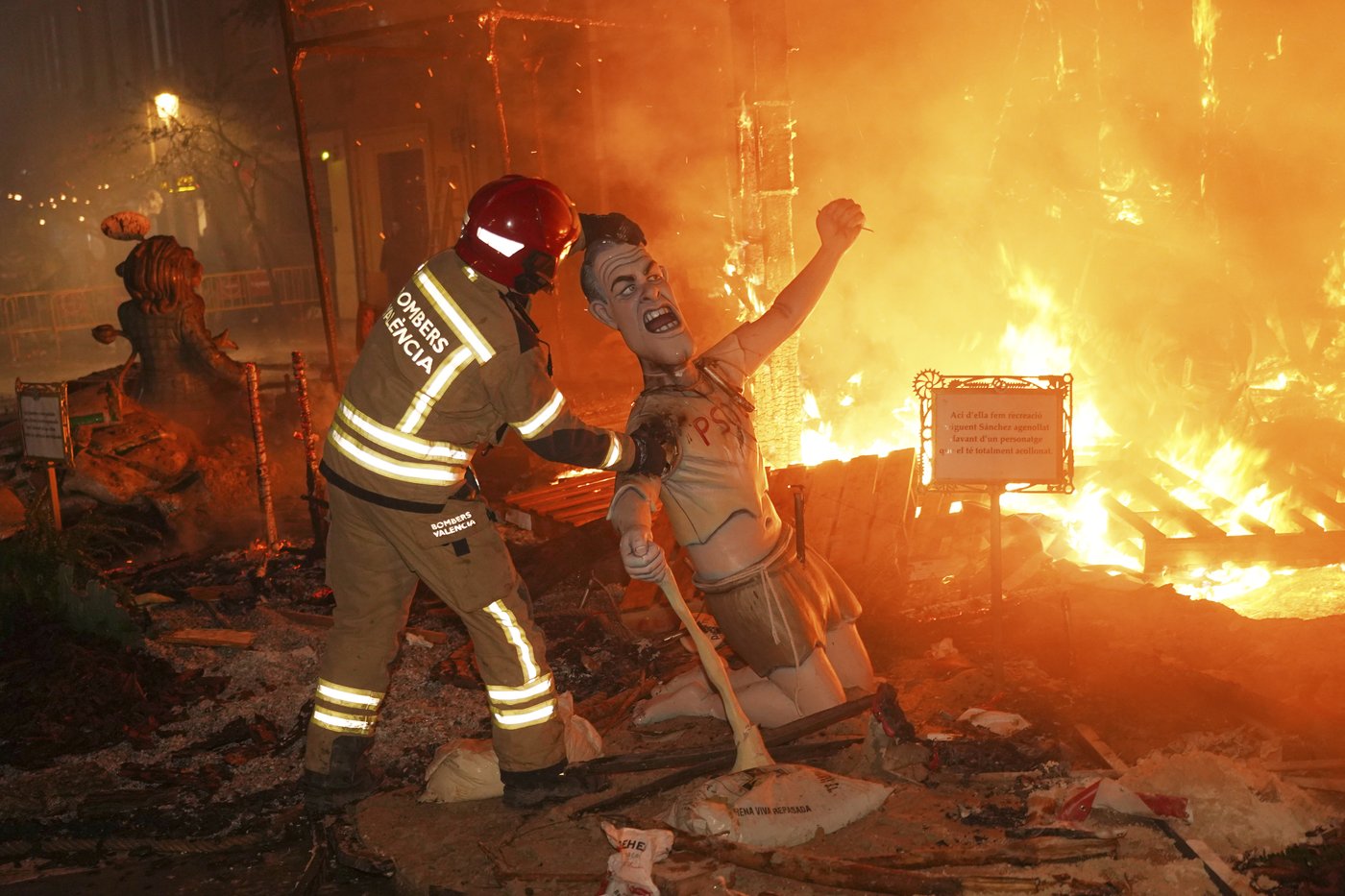 Valencia seeks catharsis in traditional burning of sculptures months after deadly floods | iNFOnews.ca