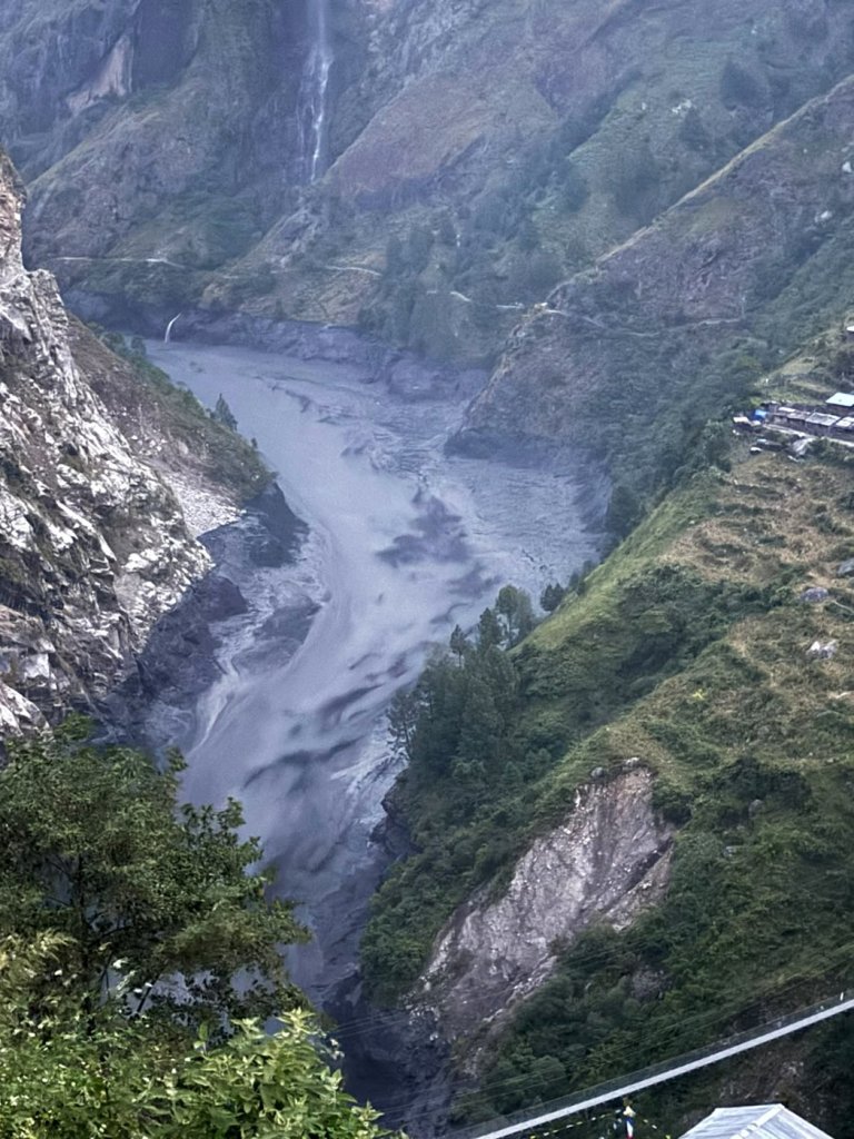 Villages evacuated as flash flood from Budhi Gandaki river hits northern Nepal | iNFOnews.ca