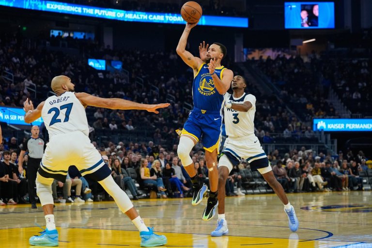Curry scores 39 in return but Timberwolves top Warriors 127-120 without Edwards | iNFOnews.ca