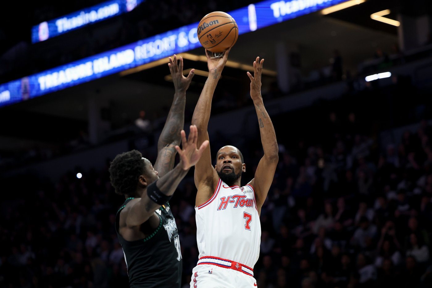 Wolves surge past Rockets in overtime 110-108 on game-closing 15-0 run capped by Randle's winner | iNFOnews.ca Wolves surge past Rockets in overtime 110-108 on game-closing 15-0 run capped by Randle's winner | iNFOnews.ca