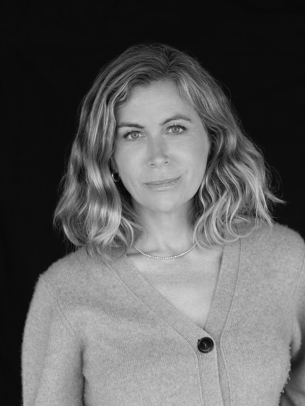 Actress Sonya Walger, graphic novelist Lee Lai shortlisted for Carol Shields Prize | iNFOnews.ca