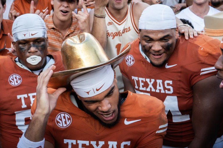 Unranked Texas looks more like the preseason No. 1 it was in win over rival No. 6 Oklahoma | iNFOnews.ca