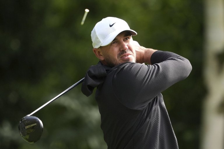 Brooks Koepka, winless in more than a year, shares the lead at the French Open | iNFOnews.ca