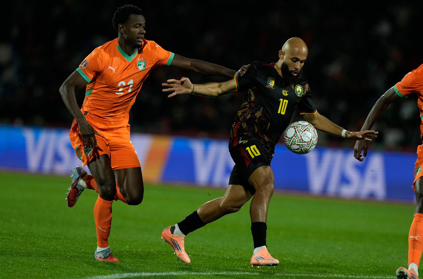 Ivory Coast and Cameroon draw at Africa Cup as France great Zidane watches Algeria go through | iNFOnews.ca