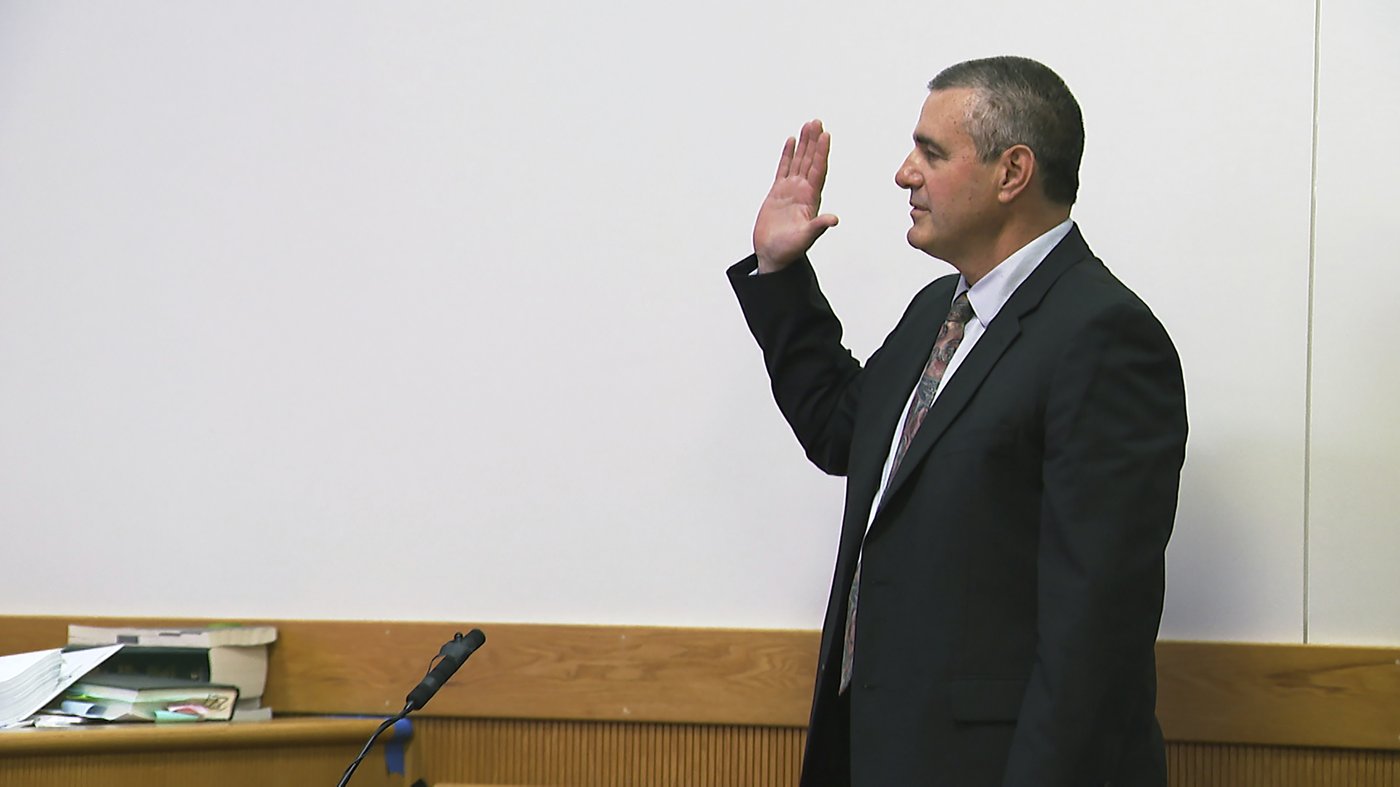 Jurors deliberate fate of high school basketball coach who conducted naked fat tests | iNFOnews.ca Jurors deliberate fate of high school basketball coach who conducted naked fat tests | iNFOnews.ca