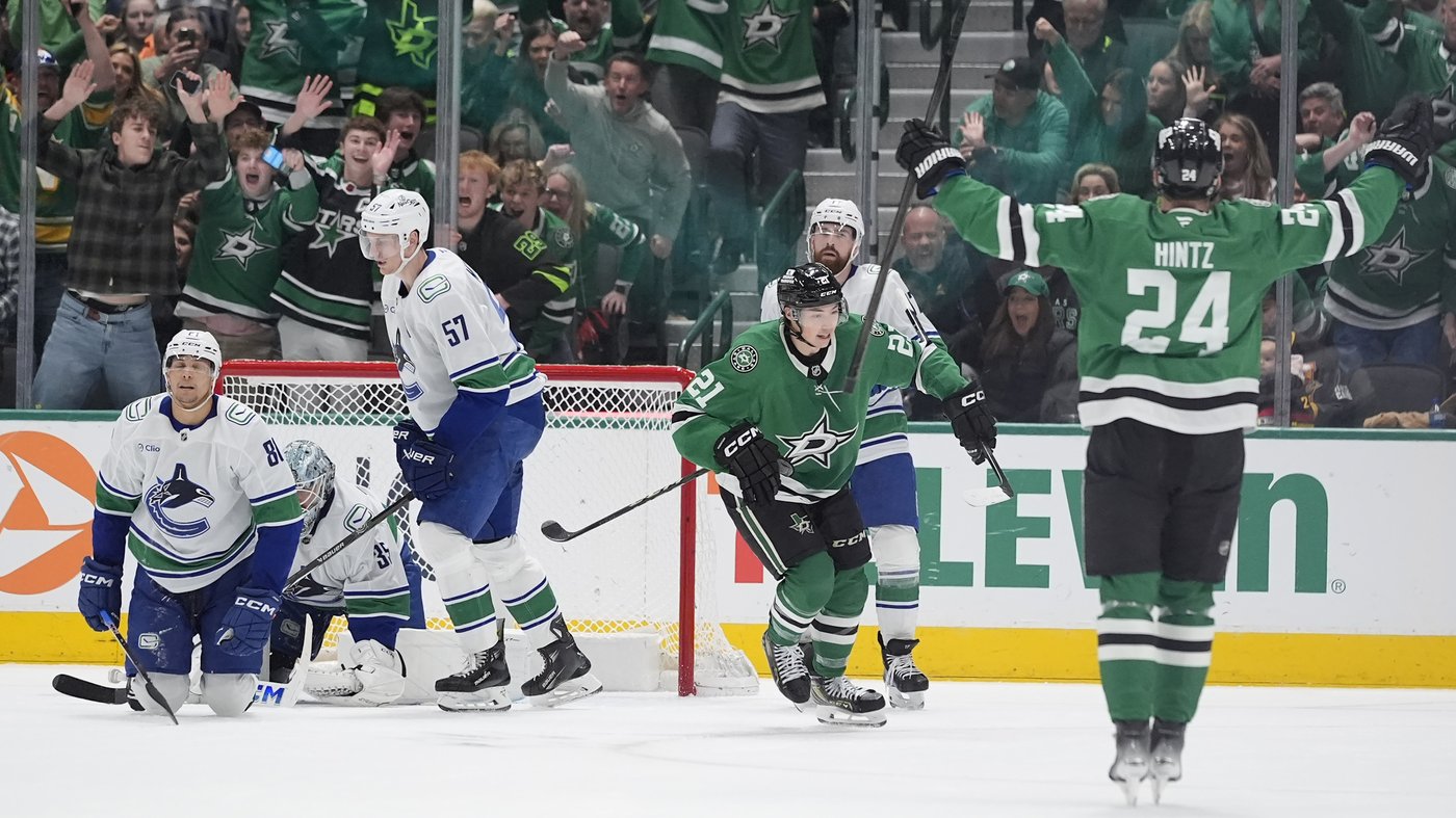Hintz and Robertson lead Stars past Canucks 5-3 for 4th straight win | iNFOnews.ca