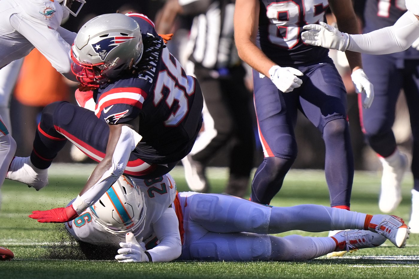 The Dolphins made so many mistakes against New England. The Patriots made more in Miami's 15-10 win | iNFOnews.ca The Dolphins made so many mistakes against New England. The Patriots made more in Miami's 15-10 win | iNFOnews.ca