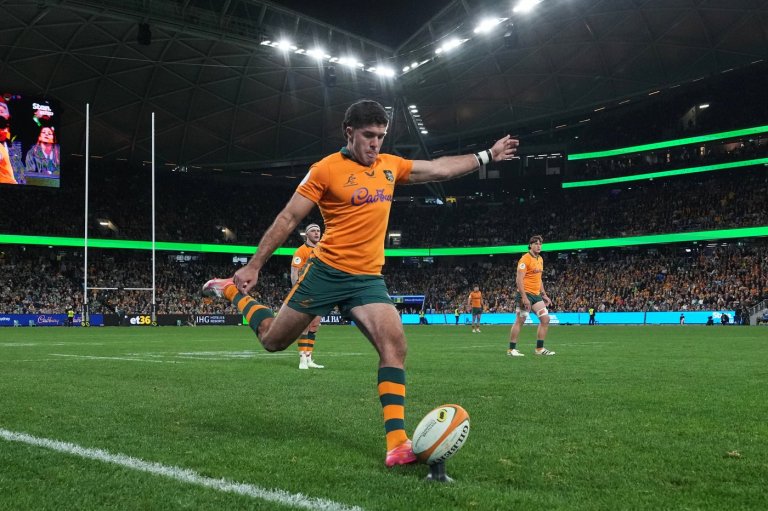 Injury-hit Wallabies turn to rookie Declan Meredith at flyhalf for test against France | iNFOnews.ca